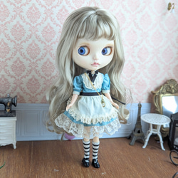 白のガーゼのワンピースとレースのストール※ブライスアウトフィット