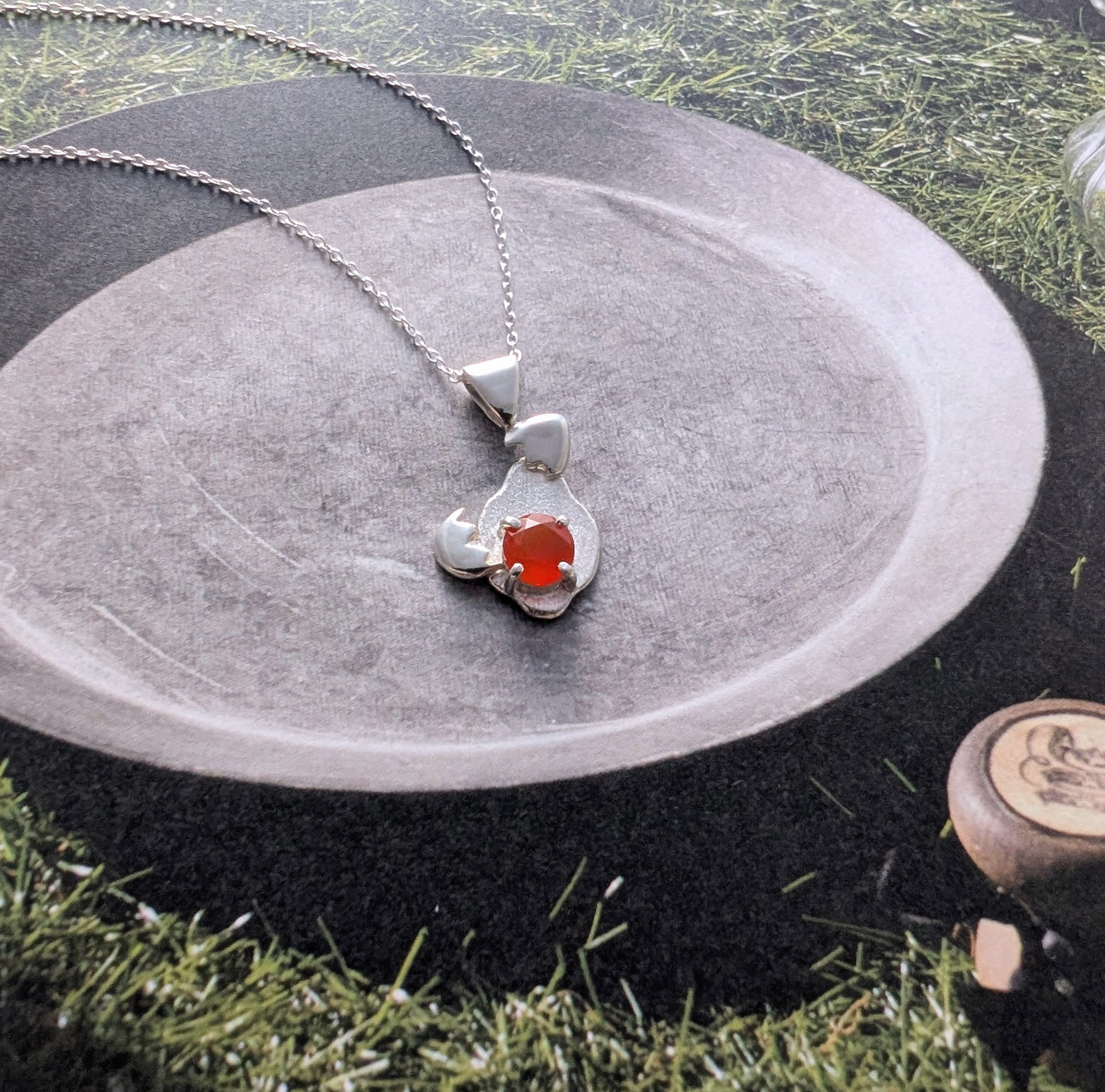 （シルバー/カーネリアン）たまごのペンダント