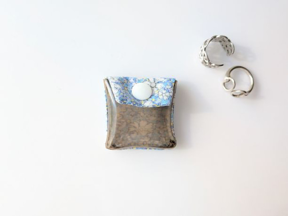 ミニミニクリアポーチ　5×5　　カペルペッパー　リバティ　ラミネート　♡「カペル」と「ペッパー」という定番柄の融合 1枚目の画像