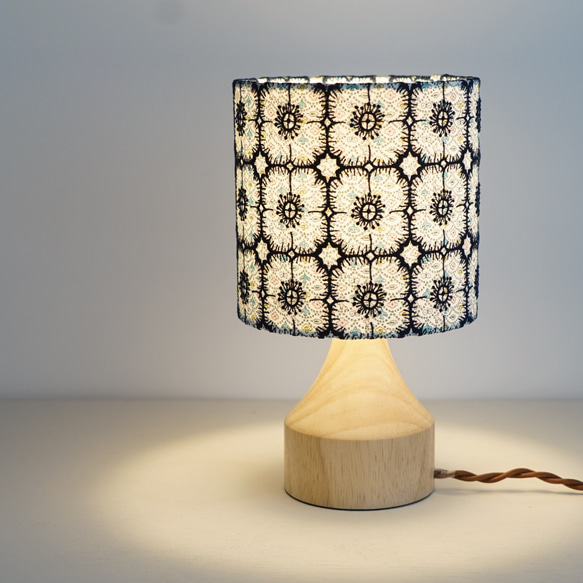 ◆HappyLamp◆Sサイズ/ミナペルホネン/アネモネ/ネイビー/スタンドランプ/秋限定2025 1枚目の画像