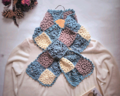 花咲く差し込みマフラー アクリルウール かぎ針編み 手編み スヌード