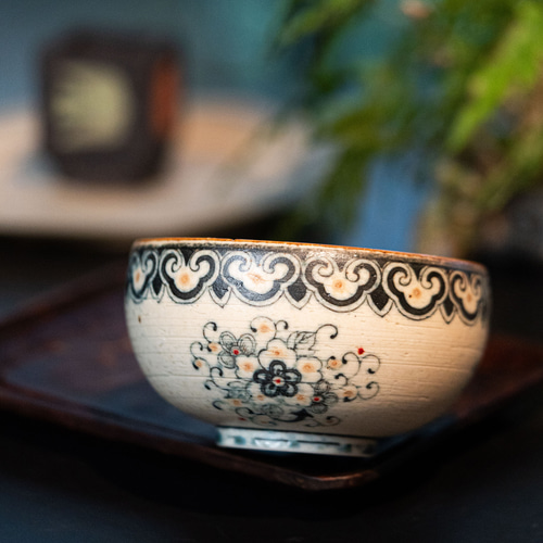詩瓷集｜中国唐風・手描き青花染付如意花卉文様粗陶丸碗景徳鎮製