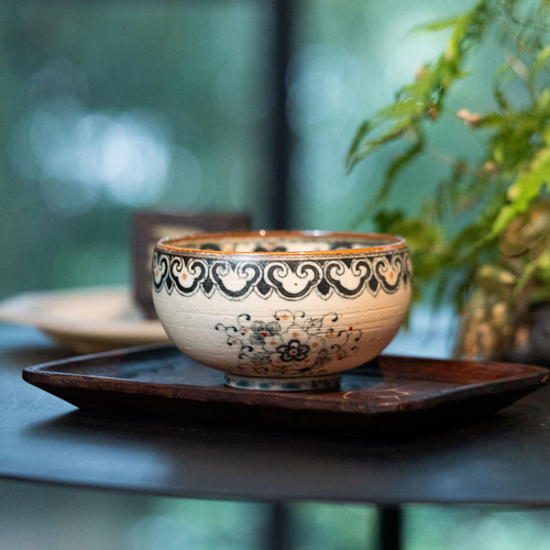 詩瓷集｜中国唐風・手描き青花染付如意花卉文様粗陶丸碗景徳鎮製