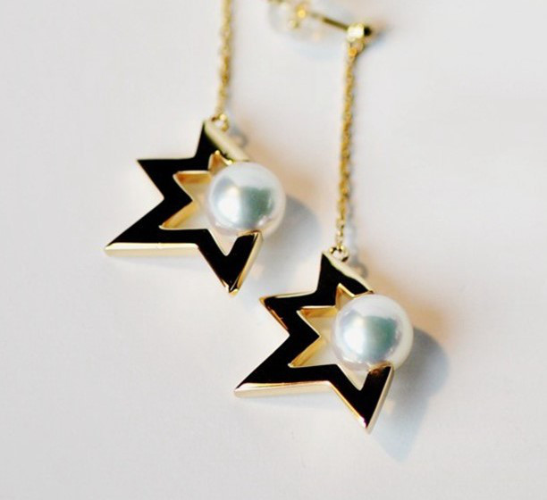 ルミナコメットゴールドエディション 18Kゴールドロングピアス 6.5-7mm 天然日本製アコヤ真珠ピアス エレガントなデザイン