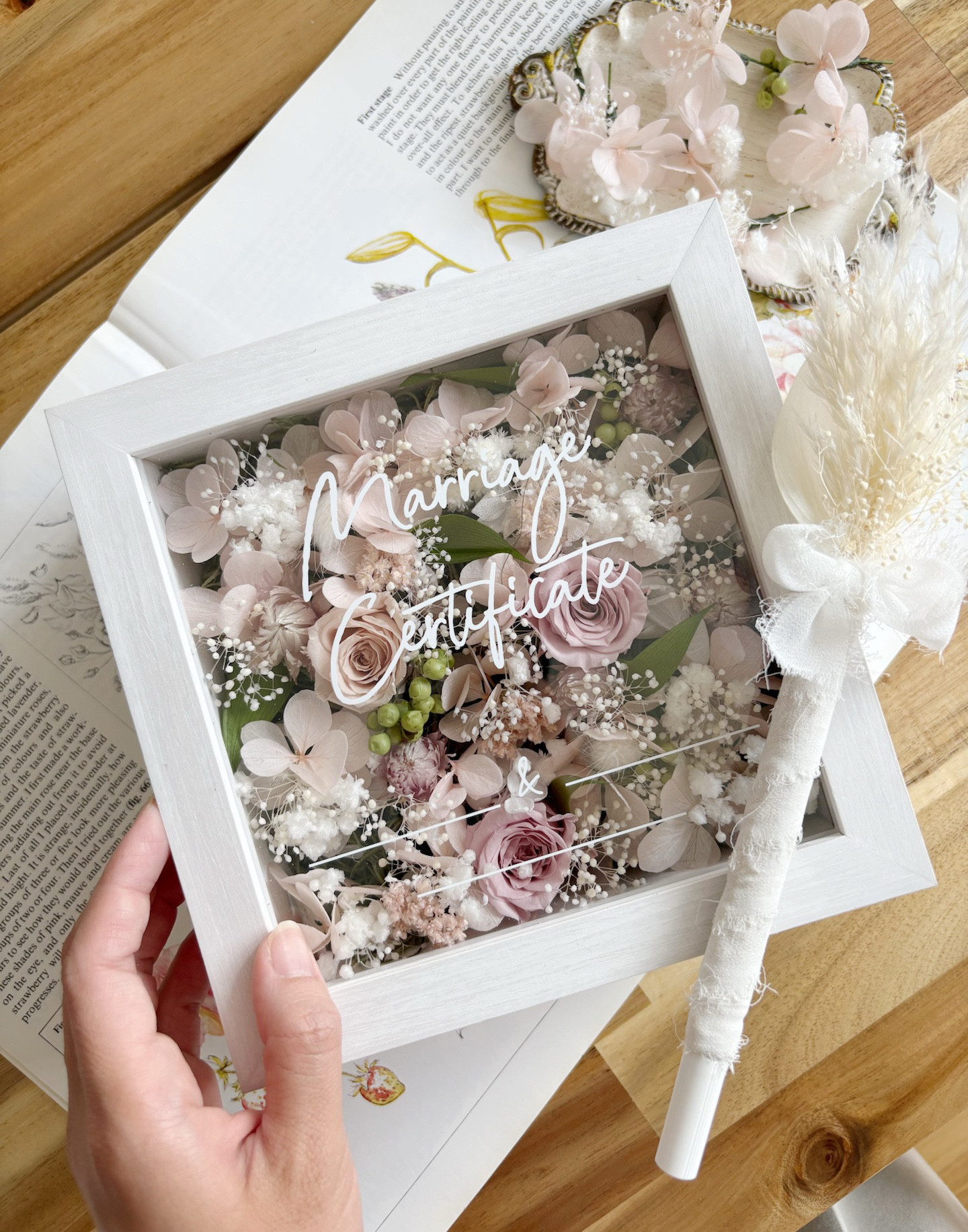 3色選べる｜キレイに仕上がるゲスト参加型結婚証明書30名｜ピンク系