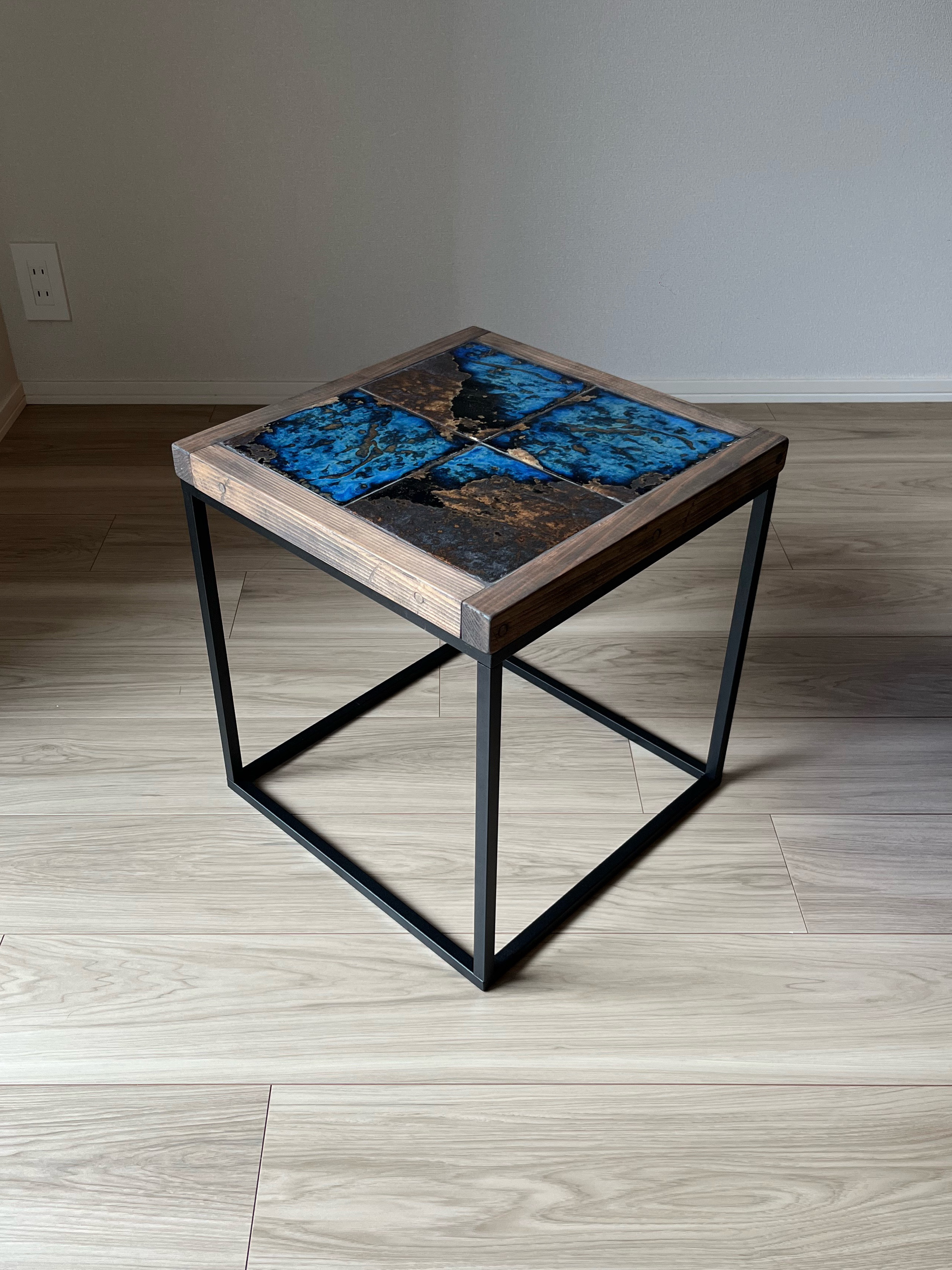 1点限り サイドテーブル アース タイルテーブル スチール製