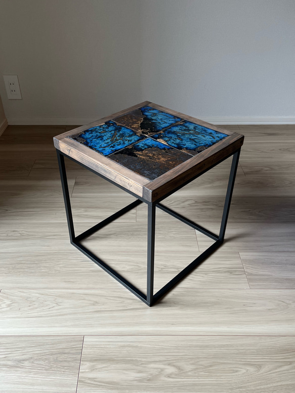 【新作】1点限り サイドテーブル アース タイルテーブル スチール製 1枚目の画像