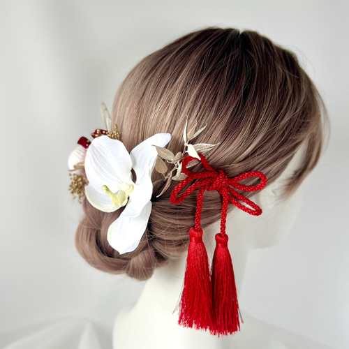 胡蝶蘭と赤い小花の髪飾り 成人式 卒業式 前撮り 結婚式 振袖 和装 髪