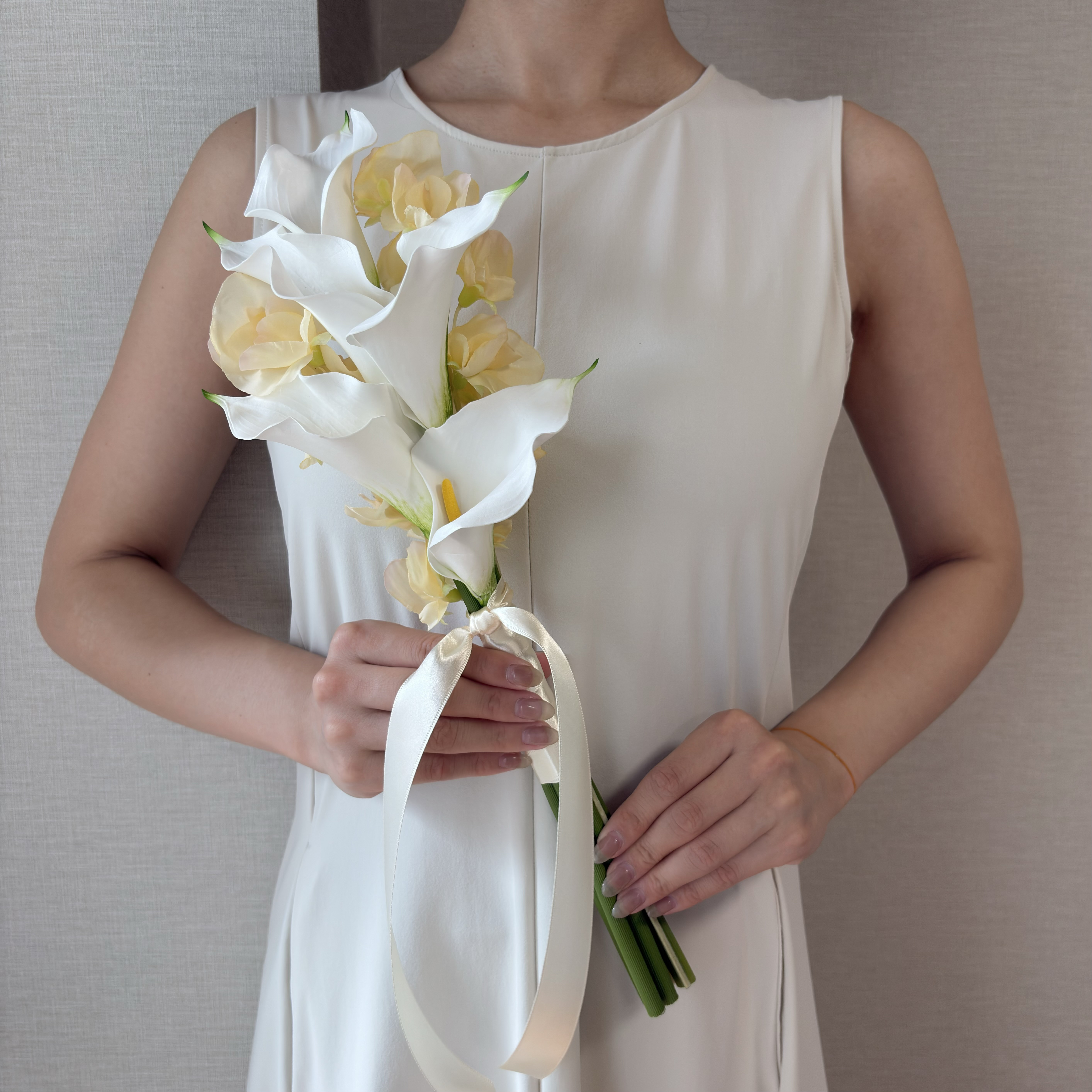 【上品な余韻】ホワイト×クリームのナチュラルブーケ