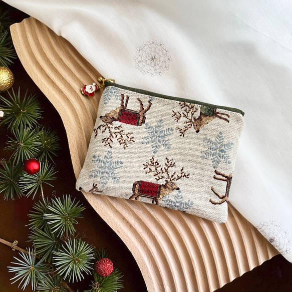 オランダ生地/トナカイ/ゴブラン織り/フラットポーチ/マルチケース/サンタクロースチャーム付き 3枚目の画像