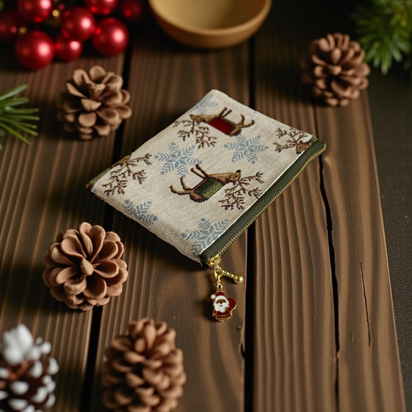 オランダ生地/トナカイ/ゴブラン織り/フラットポーチ/マルチケース/サンタクロースチャーム付き 4枚目の画像