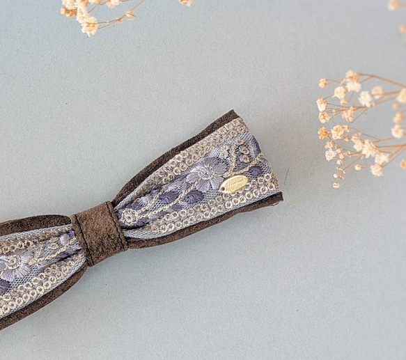 大人のためのデフトバン〜スティック〜　 ブラウン×水色　　本革スエード　インド刺繍リボン　リボンヘアアクセサリー 6枚目の画像