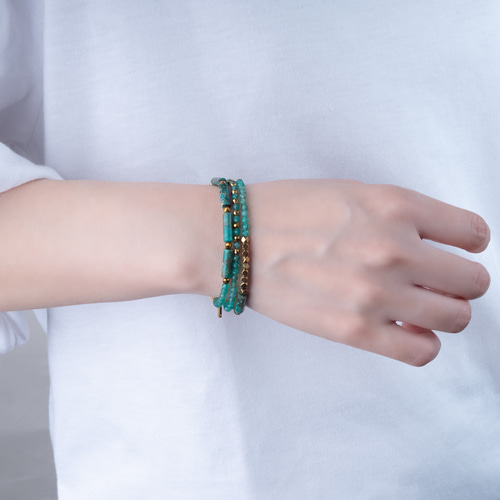 グリーンオニキス×ゴールドの3連ブレスレット 重ね付け ビーズ