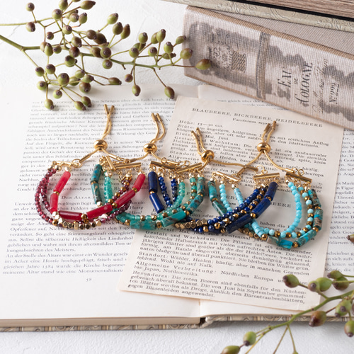 グリーンオニキス×ゴールドの3連ブレスレット 重ね付け ビーズ