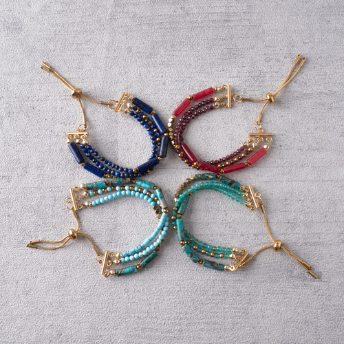 グリーンオニキス×ゴールドの3連ブレスレット 重ね付け ビーズ