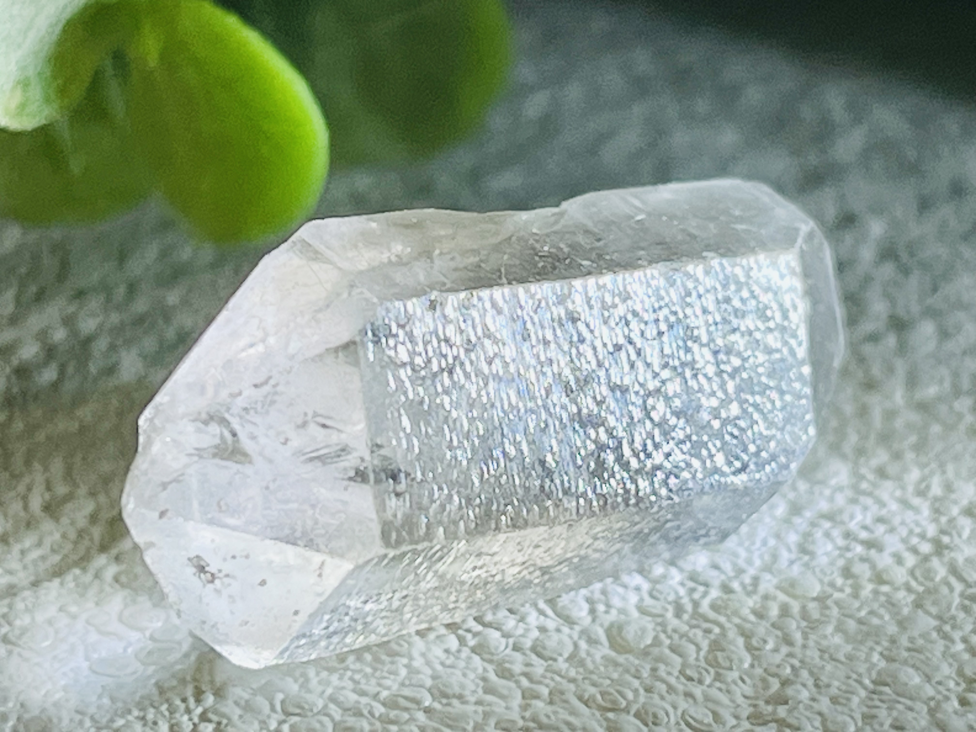 星の種✴︎ チベット産　グランドキーパー△　カーボン入り　グリフクリスタル