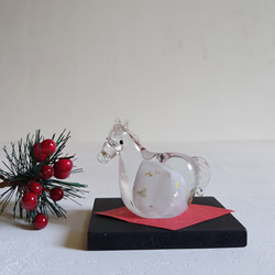 【受注生産】2026年干支午　黒台無しSサイズ　白毛　ガラス　お正月　11月中旬から順次発送分 7枚目の画像