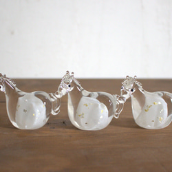 【受注生産】2026年干支午　黒台無しSサイズ　白毛　ガラス　お正月　11月中旬から順次発送分 5枚目の画像