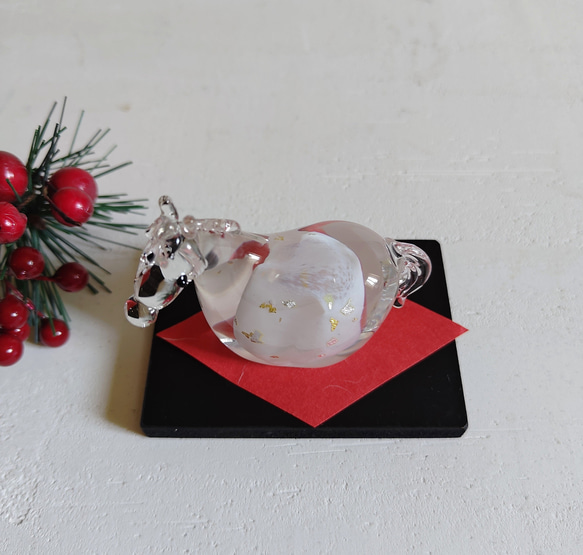 【受注生産】2026年干支午　黒台無しSサイズ　白毛　ガラス　お正月　11月中旬から順次発送分 9枚目の画像