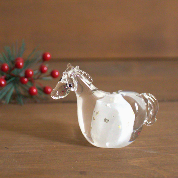 【受注生産】2026年干支午　黒台無しSサイズ　白毛　ガラス　お正月　11月中旬から順次発送分 2枚目の画像