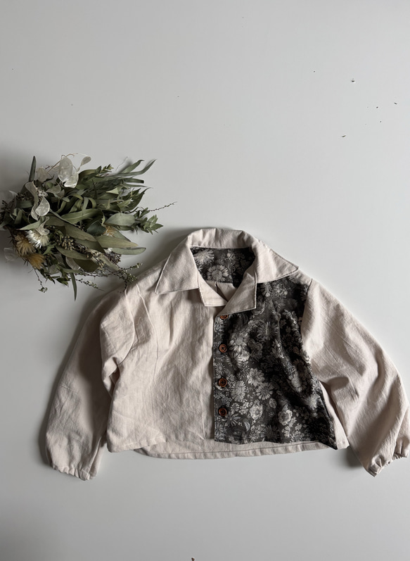 【サイズ90】男の子のための花柄シャツ(白) 5枚目の画像