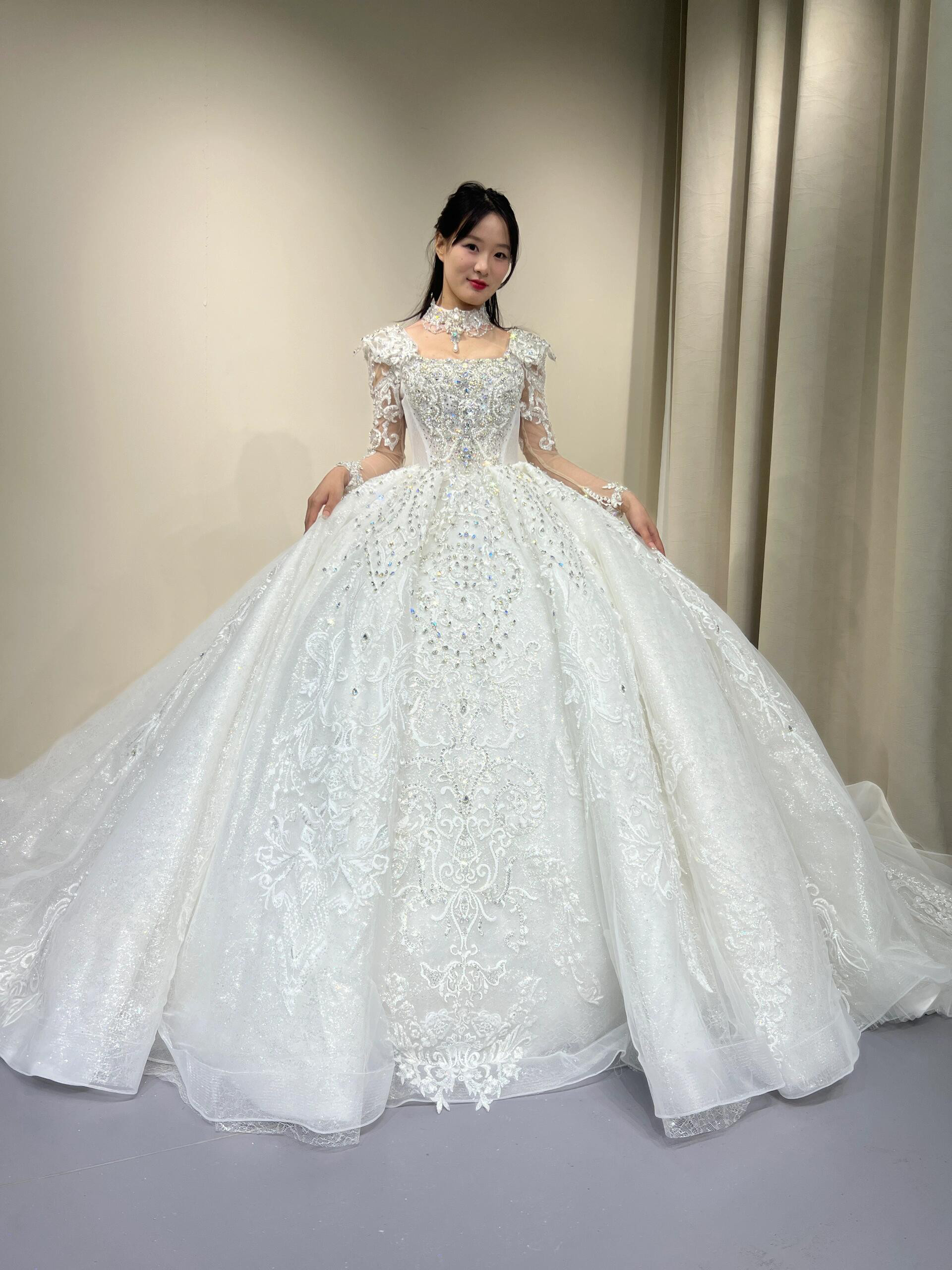 激売れ人気商品　スクエアネック　ネックレス　シースルー長袖　Princess 可愛いウェディングドレス　海外挙式花嫁挙式