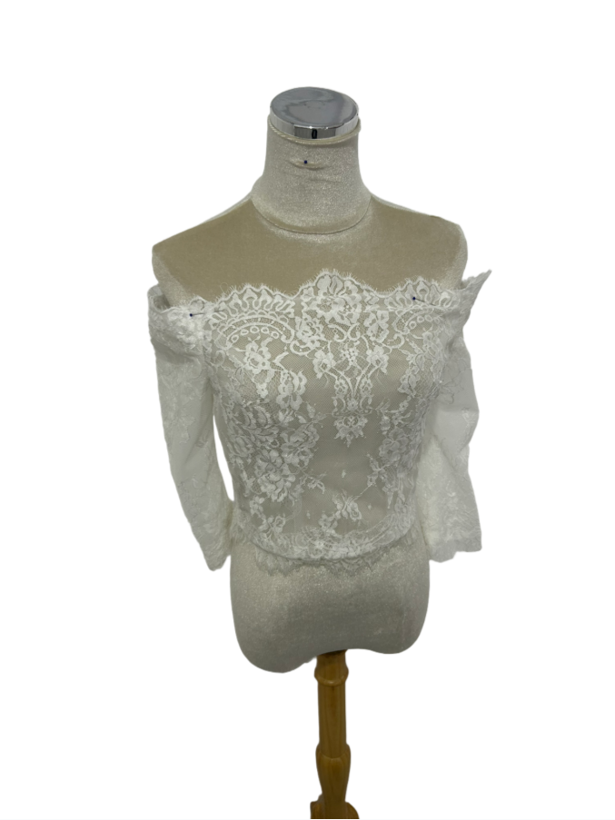 ボレロ  オフショルダー くるみボタン 七分袖丈 繊細なレース 花嫁/ウェディングドレス