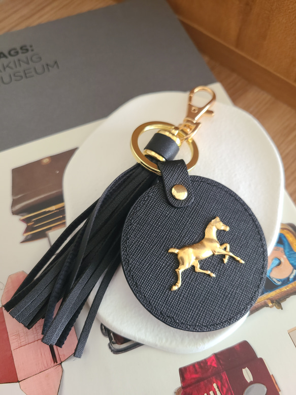 【馬好きさんにお勧め】大人可愛い馬キーホルダー　キーケースやチャームにギフト梱包無料　ブラック 9枚目の画像