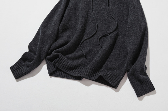 ★現貨★ 成人休閒風針織連帽衫。 100%羊毛，深灰色，貨號241005-4 第3張的照片