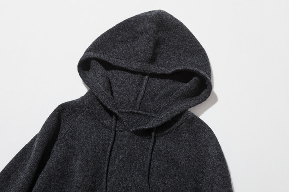 ★現貨★ 成人休閒風針織連帽衫。 100%羊毛，深灰色，貨號241005-4 第2張的照片