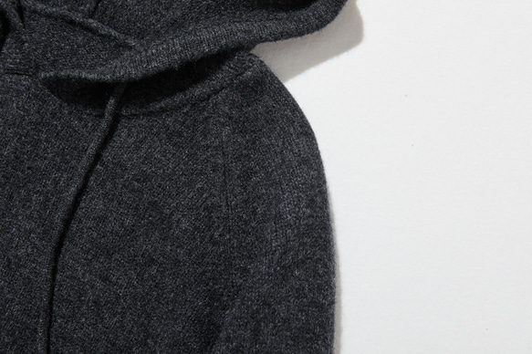 ★現貨★ 成人休閒風針織連帽衫。 100%羊毛，深灰色，貨號241005-4 第4張的照片