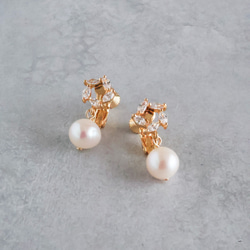 永遠－淡水パール×キュービックジルコニア リースイヤリング（ゴールド） 7枚目の画像