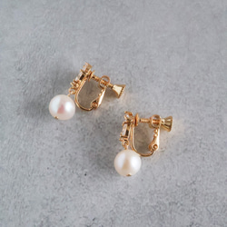 永遠－淡水パール×キュービックジルコニア リースイヤリング（ゴールド） 9枚目の画像