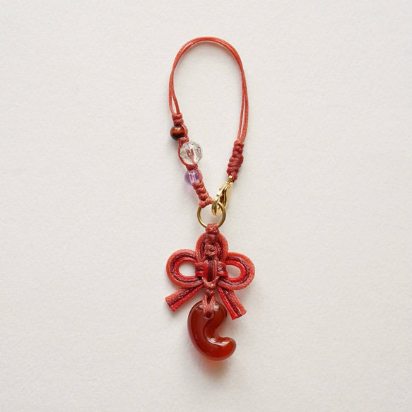 【神在月限定】赤めのう勾玉のバッグチャーム 4枚目の画像