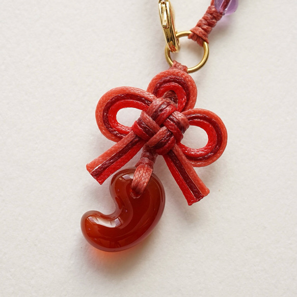 【神在月限定】赤めのう勾玉のバッグチャーム 5枚目の画像