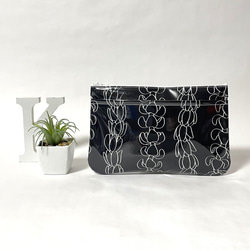 フラットポーチ（ポケット付き）ハワイアン生地でマスクケースやコスメなどマルチに使えるポーチ 1枚目の画像