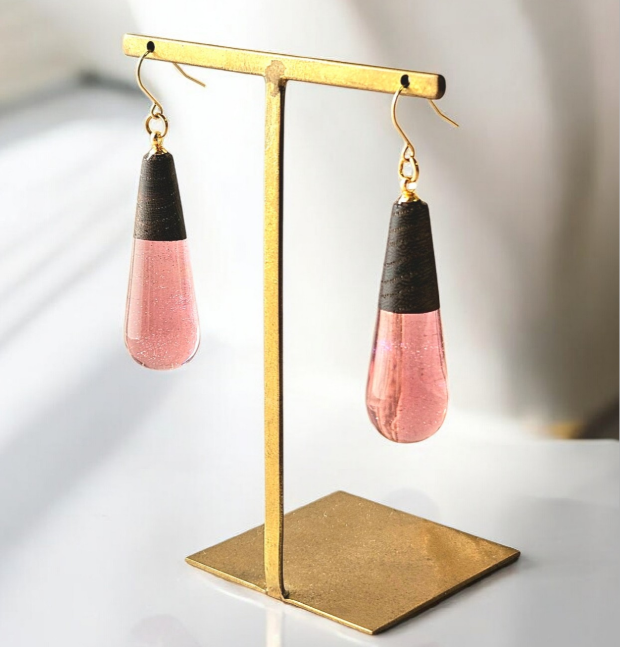 〜落ち着きと華やぎの両立〜【神代欅(けやき)】ウッドレジンピアス/イヤリング