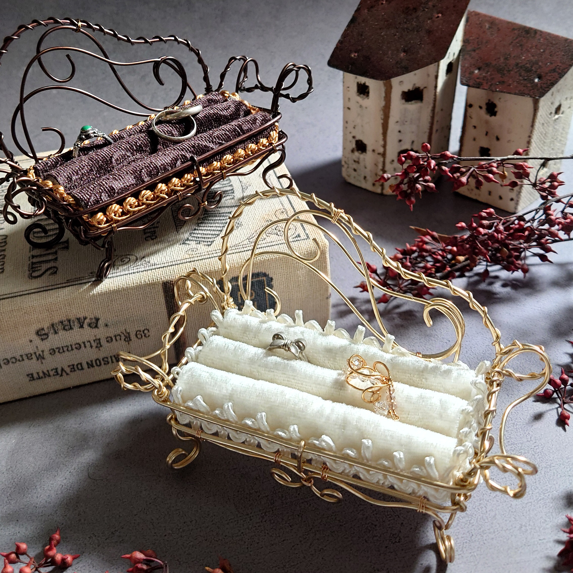 リングピロー 【ワイヤーソファ】秋 の ウエディング に　リング ディスプレイ にも ｜ 結婚式　指輪交換　式後も使える