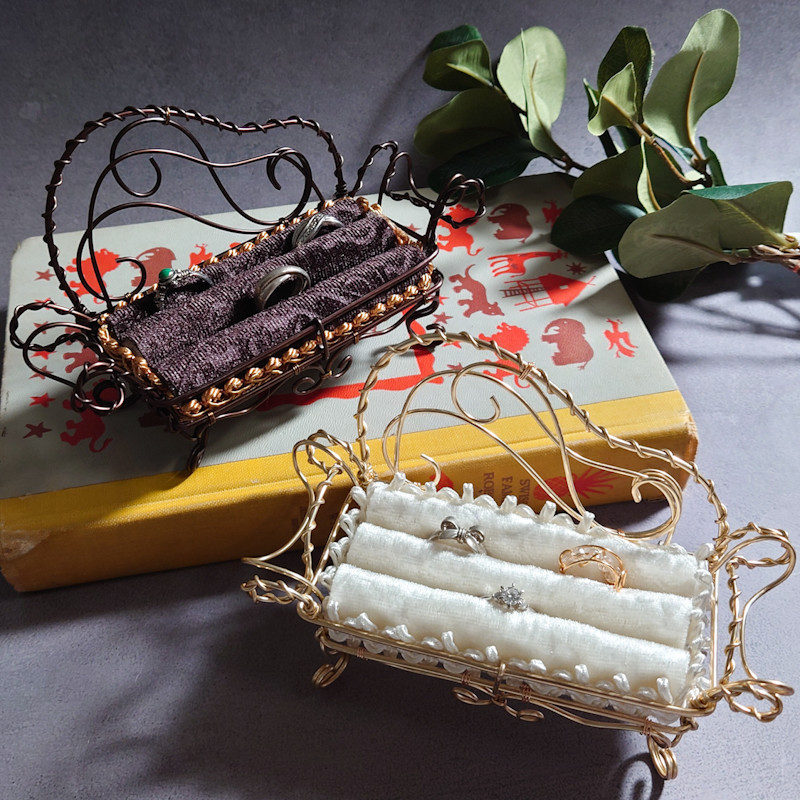 リングピロー 【ワイヤーソファ】秋 の ウエディング に　リング ディスプレイ にも ｜ 結婚式　指輪交換　式後も使える