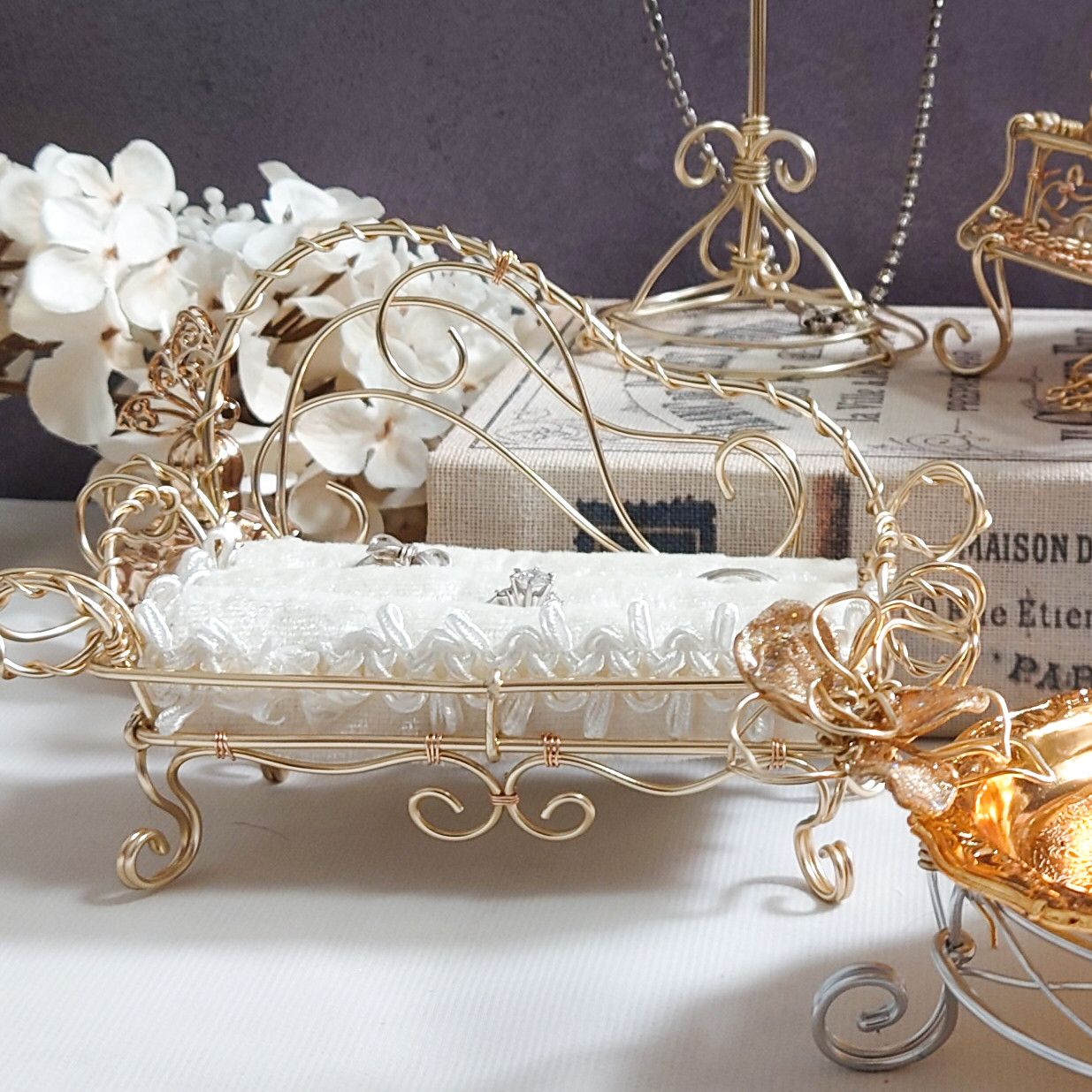 リングピロー 【ワイヤーソファ】秋 の ウエディング に　リング ディスプレイ にも ｜ 結婚式　指輪交換　式後も使える