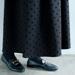 ポケット付き｜さらっと着られる◎ ｜ドット柄Uネックロングワンピース｜ブラック｜大人可愛い一枚｜長袖｜2326 6枚目の画像