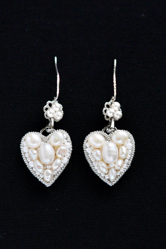 Silver925　淡水真珠と白銀のハートのピアス 2枚目の画像