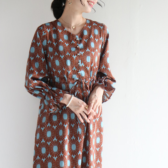 大人気ワンピの新柄登場【レトロモダン】ロング丈ジョーゼットワンピース♥ 3枚目の画像