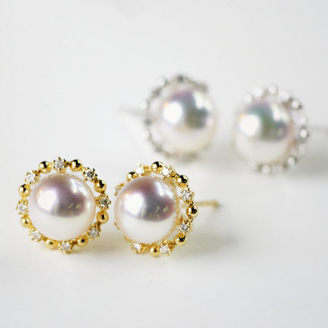 ルミナ7.5～8mm天然アコヤ真珠イヤリング。ダイヤモンドと18金ゴールドを使用。Xingyaoシリーズ：汎用性、エレガントさ、