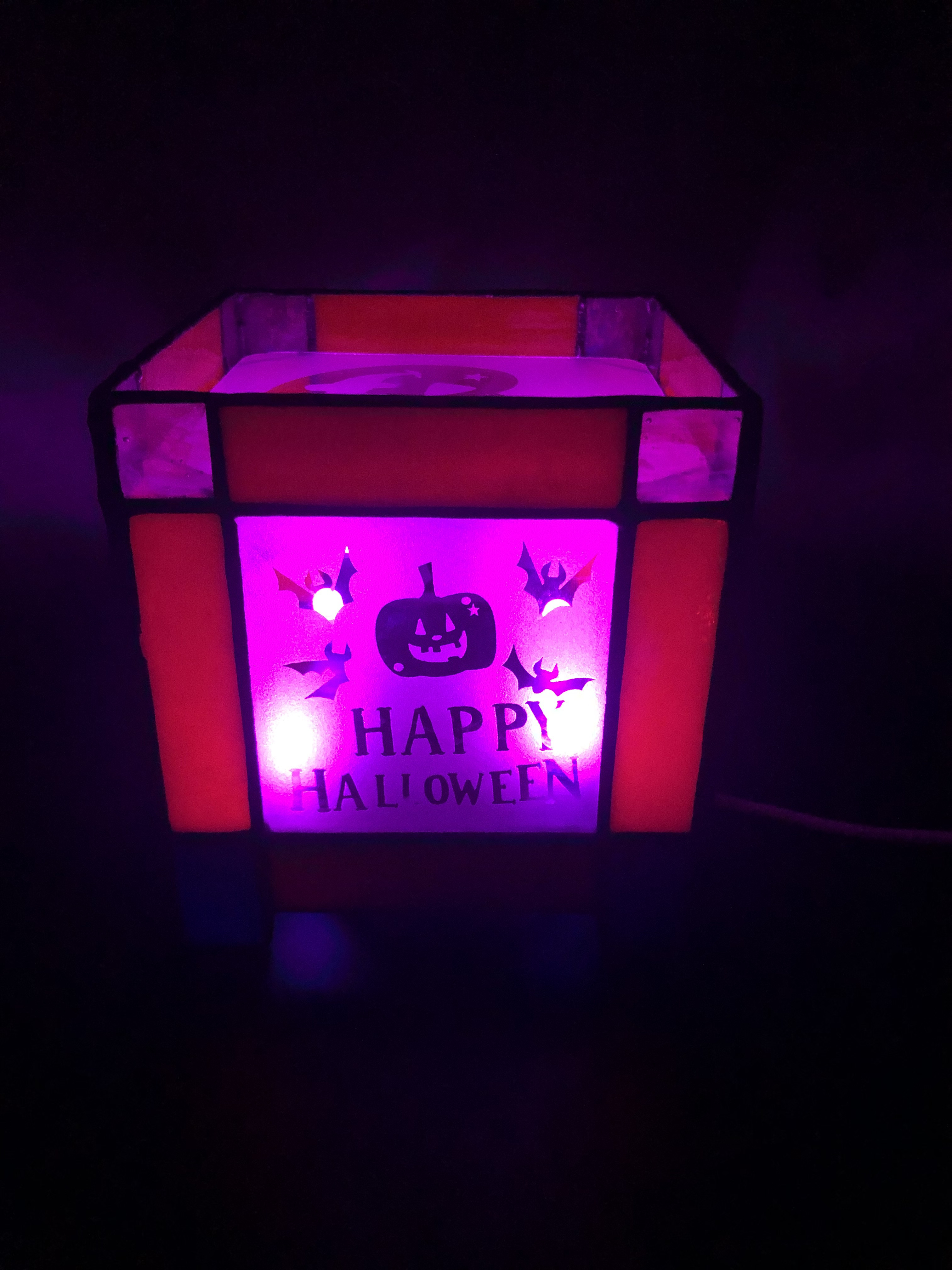 光の色とガラス模様を楽しむ 、ハロウィン 2.ステンドグラス イルミネーションライト