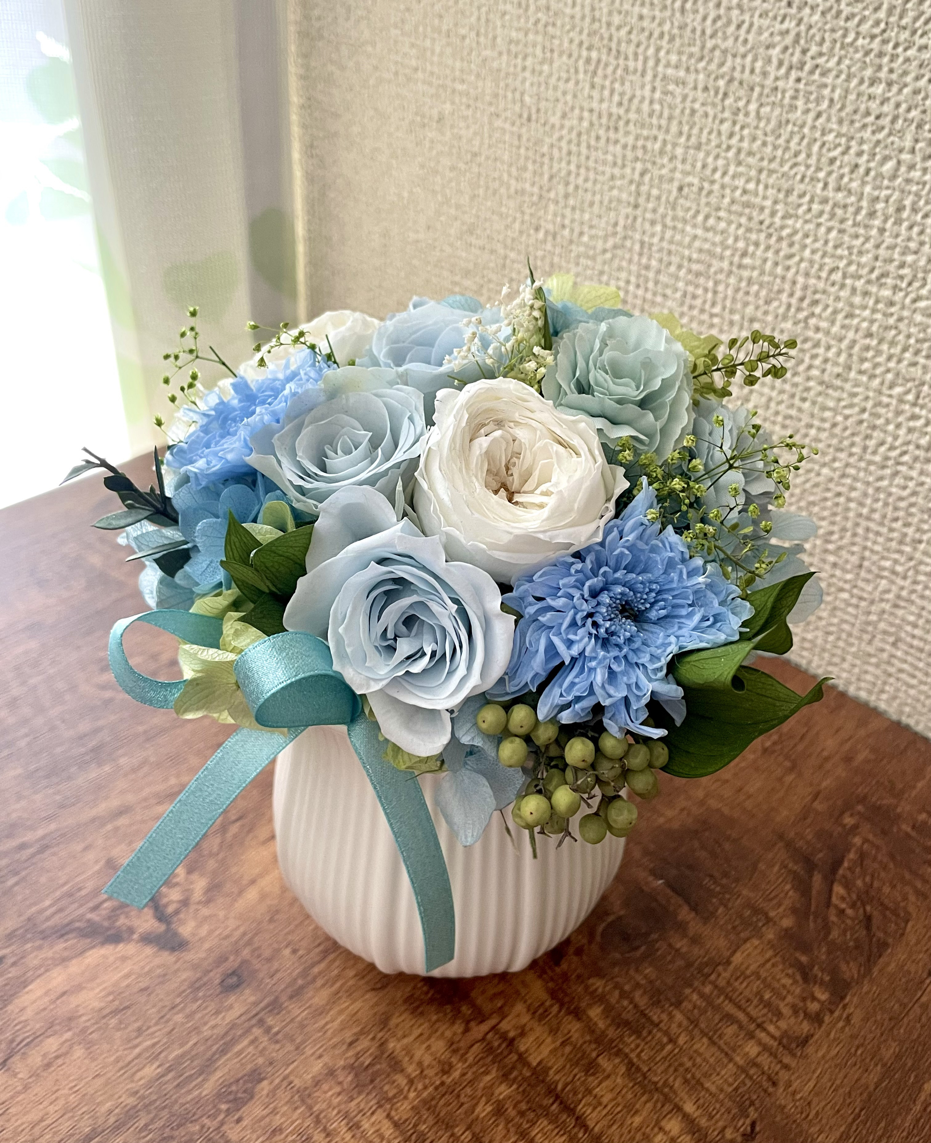 ＊*..アイスブルーのお花を添えて..°＊*.. お花の贈り物 プリザーブドフラワー