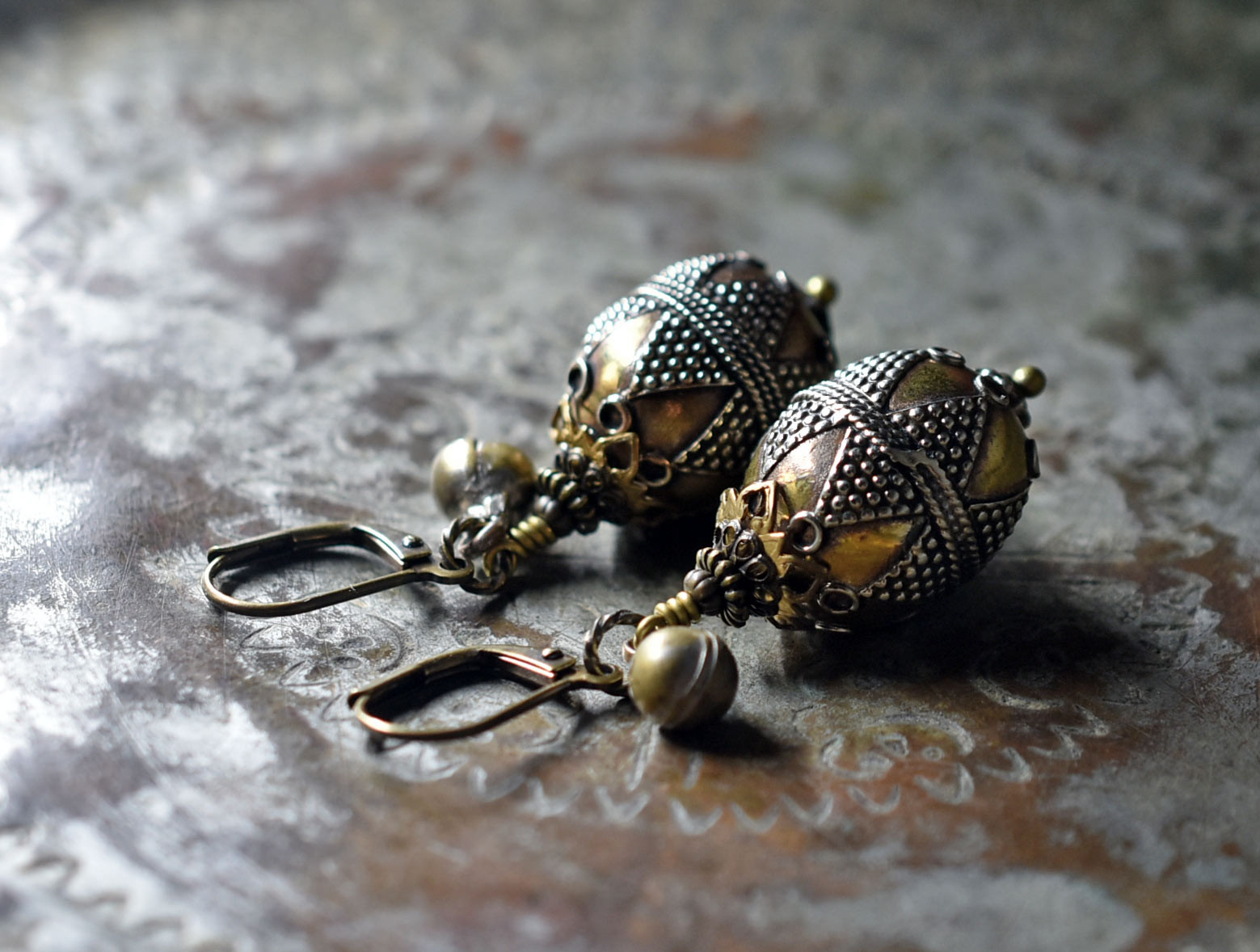 トルクメニスタン細工ビーズと民族鈴のピアス