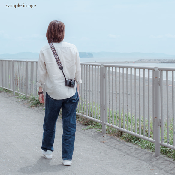 【アーチフラワー】ノーブルミント　カメラストラップ　インド刺繍　帆布 11枚目の画像