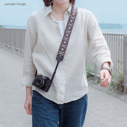 【アーチフラワー】ノーブルミント　カメラストラップ　インド刺繍　帆布 10枚目の画像