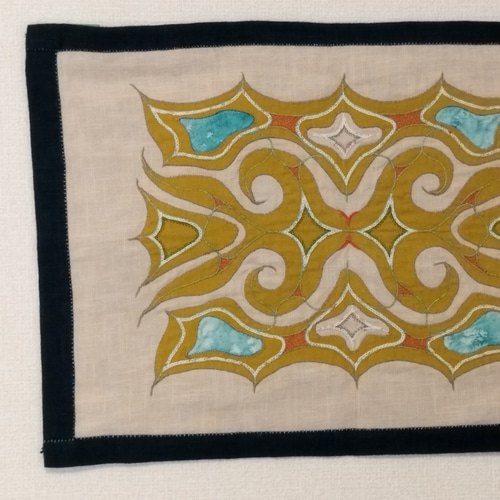 アイヌ刺繍（カパㇻミㇷ゚）タペストリー mintar（ミンタㇻ・庭